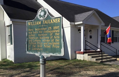 New Albany House | Falkner Inn is located on the birth site of author, William Faulkner