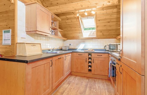 Tilford Ski Chalet | Falkner Watersedge Lodge