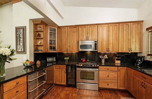 Snowmass Village Condo | FALL COLORS ARE COMING! Charming 2BR/1Bth on the River-Close to Aspen/Snowmass