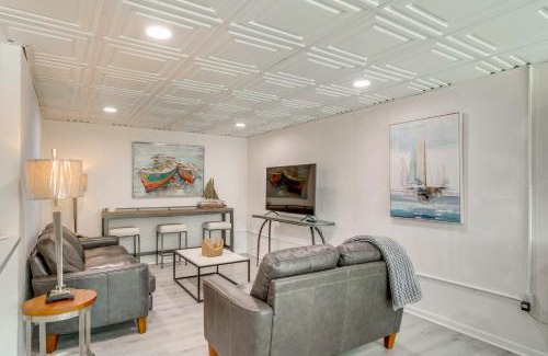 Scotts House | Fall Escape on Lookout Shoals Lake with Game Room!