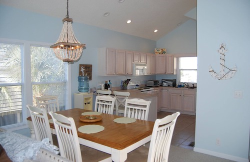 Ocean Isle Beach House | FALL GETAWAYS! - CLOSE BEACH ACCESS - Beautiful Island Park 4 Bedroom Home