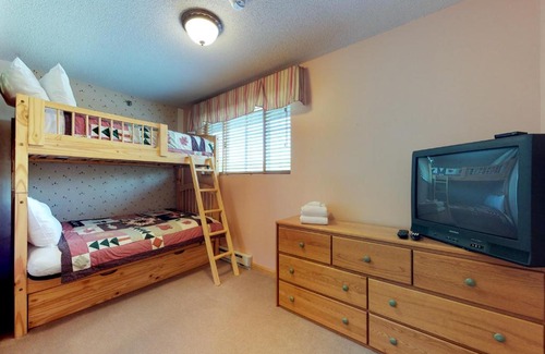 Sunday River Area Hotel | Fall Line S206