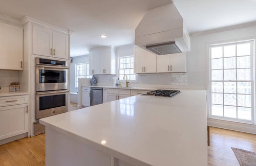 Acworth House | Fall Sale: 15% Off 3+ nights – thru Nov 30!