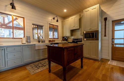 Waleska House | Fall Sale: 15% Off 3+ nights – thru Nov 30!