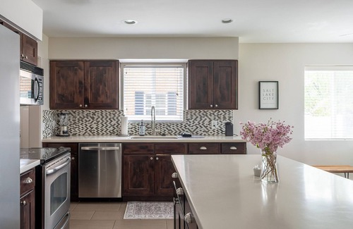 Sugar House House | FALL SALE - Ideal location - Across from Sugarhouse Park