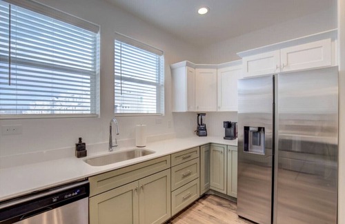 Lehi House | FALL SALE! Lehi Oasis/Fully Stocked Kitchen/Garage