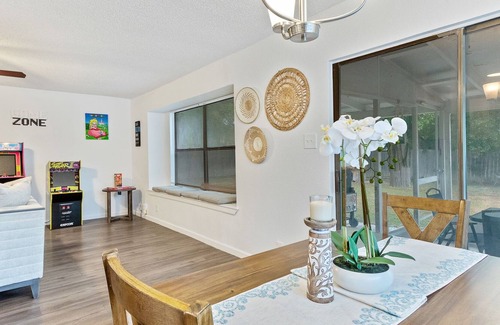 Heritage House | Fall Savings! Family Home 3.6 miles to Sea World!