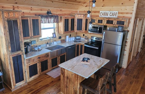 Murphy Cabin | Fall Special/Legends Lookout Lodge/NEW CABIN/Family Friendly