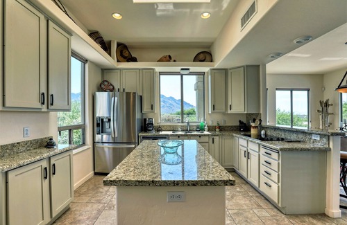 Canada Hills Estates House | FALL SPECIAL - Outstanding 5 Star Catalina view home!