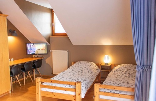 Seeboden Bed & Breakfast | Familienzimmer mit Separater Toilette und Bad und Balkon - Pension Kärnten