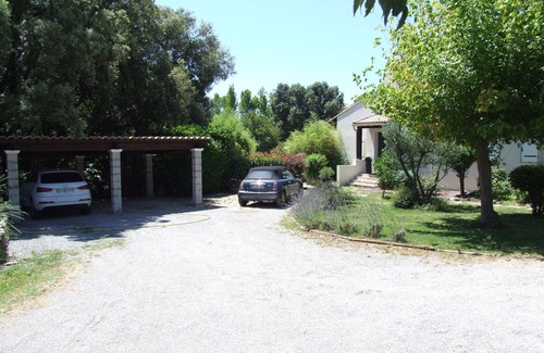 Saint-Mathieu-de-Treviers Villa | Family villa surrounded by a landscaped garden