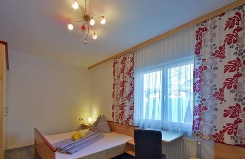 Seeboden Cottage | Familienzimmer Bergblick Komfort - Pension Linder