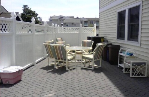 Point Pleasant Beach House | FAMILIES & RETIREES ONLY! Steps to Beach & Boardwalk! CLEAN, Near all activities
