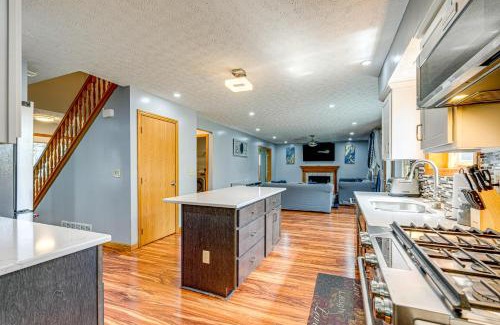 Gahanna House | Families Welcome Lake-View Home, 2 Mi to Gahanna!