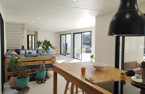 Saint-Vincent-de-Barbeyrargues Villa | Familly home with large pool and garden near Montpellier