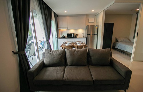 Kram Condo | Family 2bdrm w/Kichen, High speed Wi-Fi, balcony