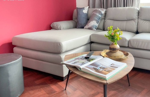 Pom Prap Sattru Phai Apartment | Family and Friend cozy space, 2 Large beds! nBelivin99 Chinatown