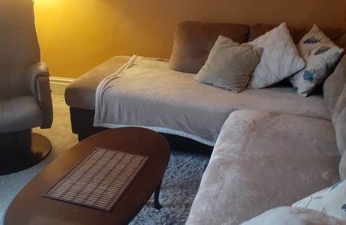 Brampton Apartment | Family Accommodations in Downtown Brampton.