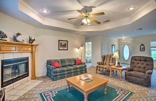 Alba House | Family Alba Home with Boat Dock on Lake Fork!