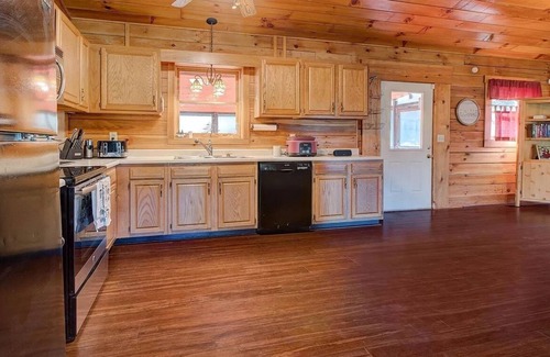 Means Cabin | Family and Pet friendly countryside cabin with spacious yard.