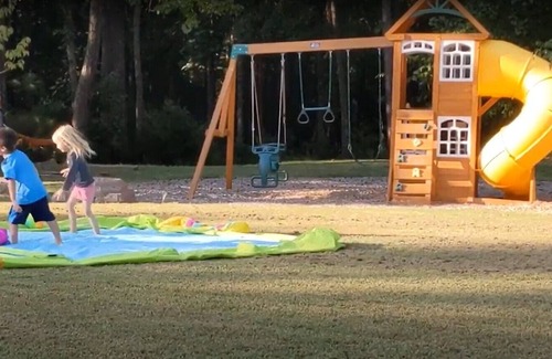 Henderson House | Family and Pet Friendly Lakefront retreat for a Maximum of 6 adults and 4 kids