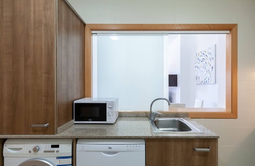 Salou City Centre Apartment | Family Apartment · 80m Beach · UHC SOL I MAR 295