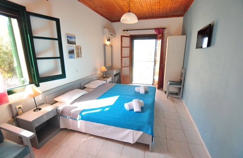 Acharavi Hotel | Family apartment complex 200 meters from the beach & 600 meters from the resort