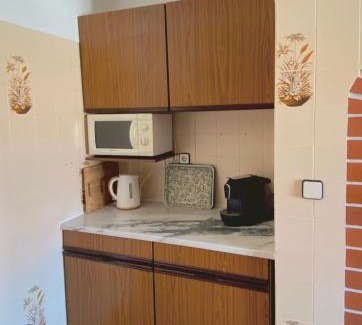 Torres Vedras Apartment | Family Apartment with Balcony, 5 min from the Beach