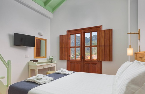 Pedi Apartment | Family Apartment with Sea View B, Symi