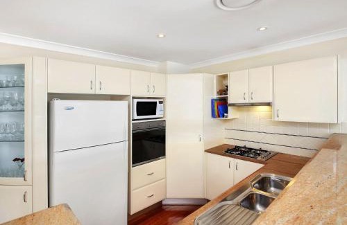 Terrigal House | Family Beach Retreat in Lovely Terrigal Home