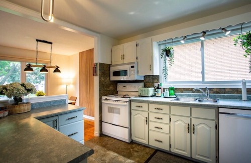 Trenton House | Family Beach Romantic Getaway+park pass+boat dock