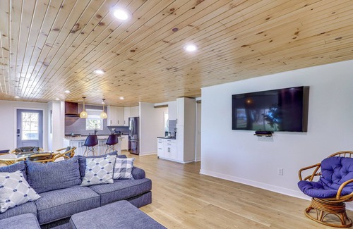 Summit Station House | Family Buckeye Lake Retreat: Game Room & Fire Pit!