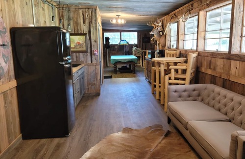 Graford Other | Family Bunkhouse 🚤 Option To Use Next Door Covered Boat Dock If Available 🚤