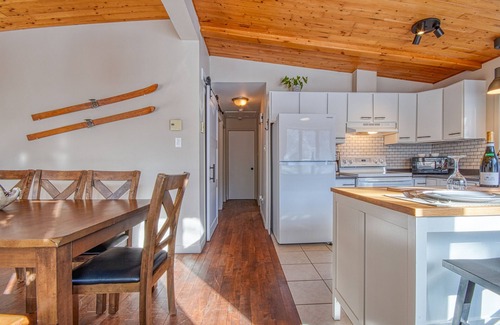 Saint-Faustin-Lac-Carre Ski Chalet | FAMILY CHALET IN NATURE WELL LOCATED