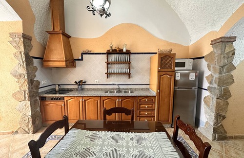 Benalua de Guadix Apartment | Family Cave for 4 people