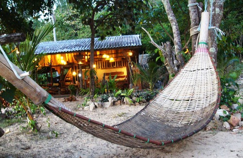 Nuea Khlong House | Family Cottage of Koh Pu
