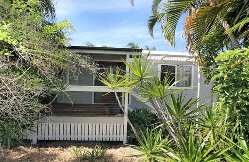Bargara Cottage | Family cottage for the perfect getaway, quiet area with great sized back yard to bring you pet