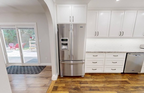 Lambton Shores Cottage | Family Cottage | Games Room | Soft Tub | Bonfire