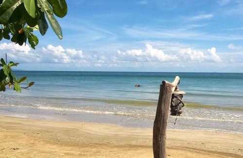 Nuea Khlong House | Family Cottage of Koh Pu