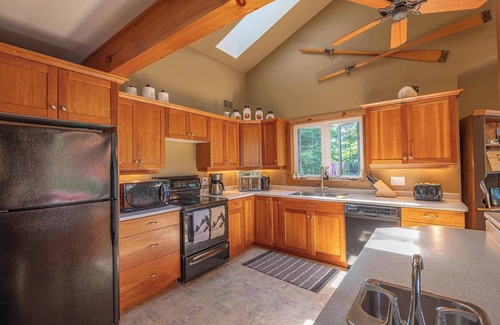 North Kawartha Cottage | Family cottage - private beach, volleyball, fire pit, and dock