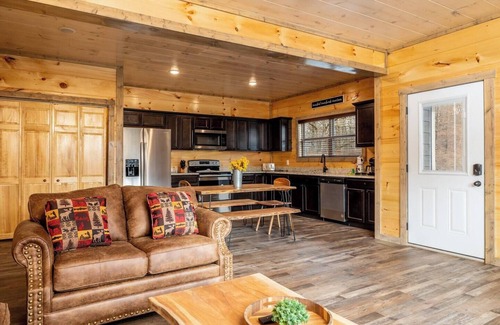 Sevierville Cabin | Family & Dog-Friendly | 5 Bedrooms | Hot Tub