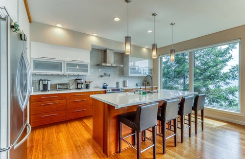 Brinnon House | Family & dog-friendly waterfront home w/free WiFi & a full kitchen