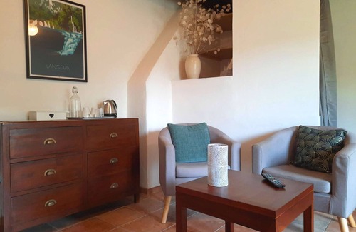 Cros House | Family double room B&B ★ king size bed ★ pool and spa ★ garden view ★ free WIFI