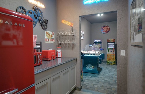 Lakeside House | Family Entertainment near Flathead & Glacier. Theater, Arcade, Billiards & Poker