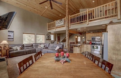 Meadow View Heights Cabin | Family Friendly Getaway
