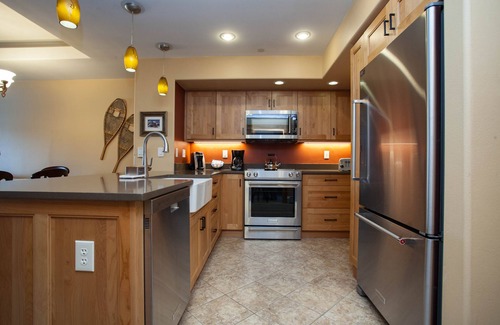 Steamboat Springs Condo | Family-friendly getaway w/creekside view & BBQ plus shared pool - near gondola