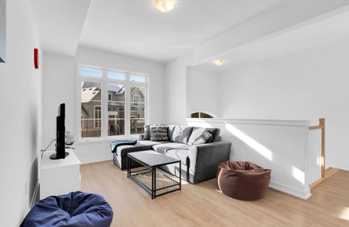 East Gwillimbury House | Family-Friendly: Spacious Getaway