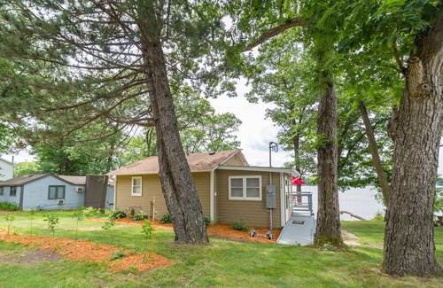 Zimmerman Cabin | FAMILY friendly 1 bedroom cabin in a quiet neighborhood. all year cabin