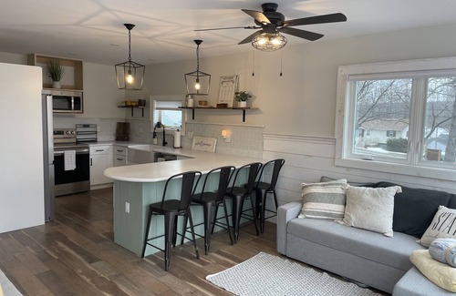 Winthrop Cottage | Family friendly, 2-Bedroom cottage with lakeview