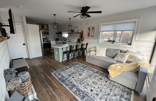 Winthrop Cottage | Family friendly, 2-Bedroom cottage with lakeview